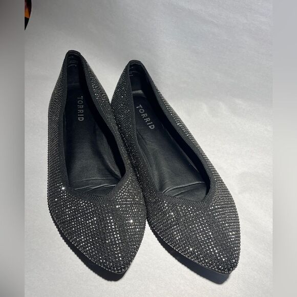Torrid Rhinestone Point Toe Black Flats Size 9 WW - Picture 2 of 10